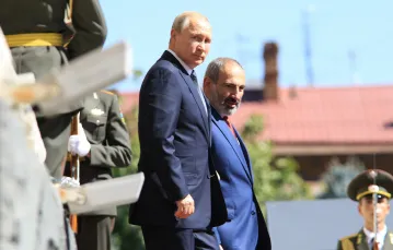Władimir Putin i premier Armenii Nikol Paszynian przed sesją Najwyższej Eurazjatyckiej Rady Gospodarczej, Erywań, październik 2019 r. / FOT. Gevorg Ghazaryan/Xinhua/ East News / 