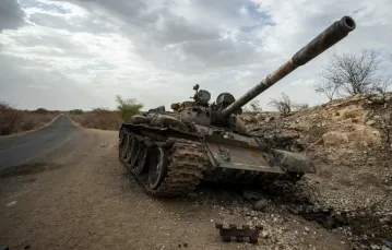 Zniszczony czołg w zachodnim Tigraju, 1 maja 2021 r. / Fot. Ben Curtis / AP Photo / East News / 