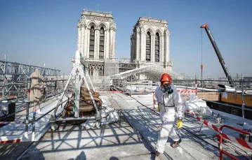 Od ponad dwóch lat trwają prace remontowe po pożarze katedry Notre Dame. Paryż, 15 kwietnia 2021 r. / BENOIT TESSIER / AP