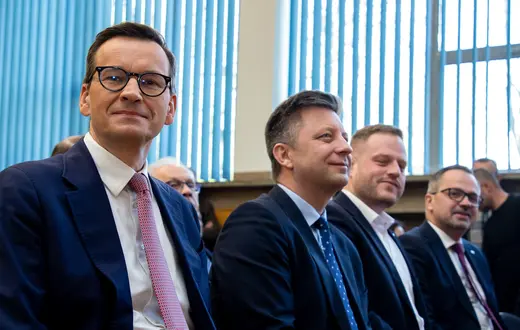 Mateusz Morawiecki, wiceprezes PiS i prezes Stowarzyszenia Rozwój Plus oraz Michał Dworczyk, Janusz Cieszyński, Robert Gontarz podczas spotkania z mieszkańcami Torunia. 18 kwietnia 2026 r. // Agnieszka Bielecka / PAP
