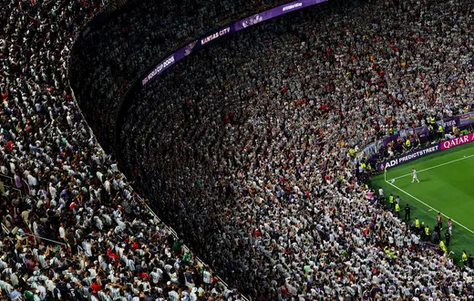 Leo Messi przygotowuje się do rzutu rożnego w ćwiercfinałowym meczu ze Szwajcarią. Kansas City, 11 lipca 2026 r. // Fot. Julian Finney / FIFA / Getty Images