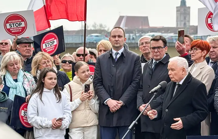 Konferencja prasowa Jarosława Kaczyńskiego przy moście granicznym w Słubicach, 29 marca 2025 r. // Fot. Nancy Waldmann