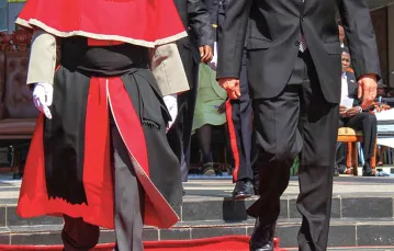 Ceremonia zaprzysiężenia Iana Khamy na drugą prezydencką kadencję. Gaborone, Botswana, październik 2014 r. / MATHE KEBOFHE / ANADOLU AGENCY / GETTY IMAGES
