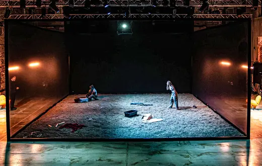 Spektakl AUTENTIK, reż. Norbert Rakowski. Teatr im. Jana Kochanowskiego w Opolu // Fot. Magdalena Cyzik / materiały prasowe