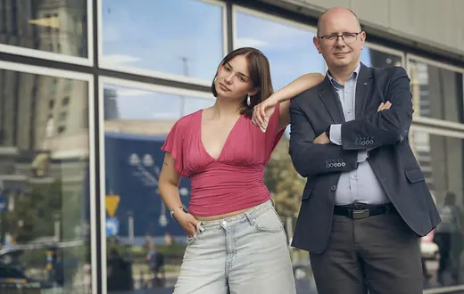 Błażej Kmieciak z córką // Fot. Filip Klimaszewski dla „TP”