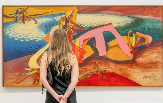 Stanley William Hayter, „Krajobraz ludożerczy”, 1937 r. Widok wystawy „Jesteś w sercu zmian. Surrealizm i antyfaszyzm”, Muzeum Sztuki Nowoczesnej w Warszawie // Fot. Alicja Szulc / MSN