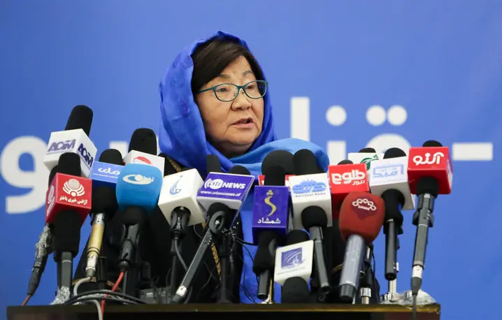 Roza Otunbajewa, przedstawicielka sekretarza generalnego ONZ w Afganistaniepodczas wystawy handlowej w Kabulu,. Afganistan, 25 kwietnia 2024 r. // Fot. Sammulah Popal / EPA / PAP