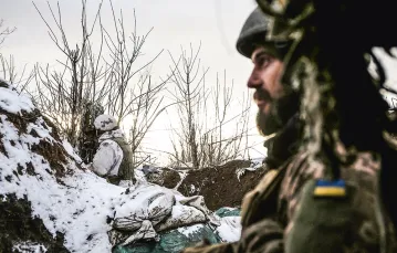 Ukraińscy żołnierze w okopach na froncie donieckim, 16 lutego 2021 r. / ANATOLII STEPANOV / AFP / EAST NEWS